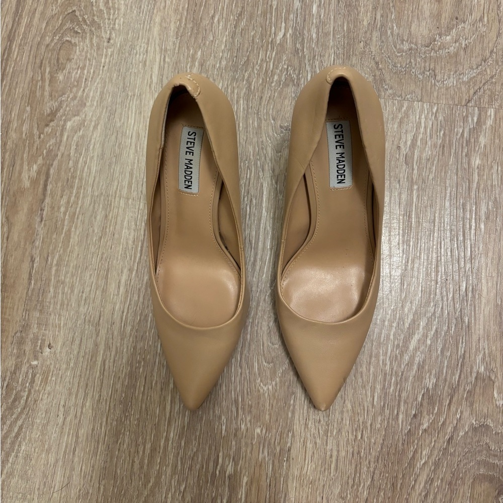 Steve Madden nude heels size 8 - Picture 2 of 5